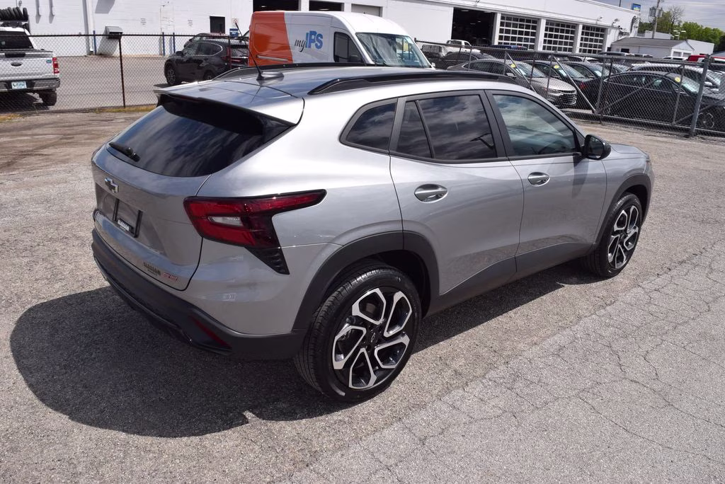 2025 Sterling Gray Metallic Chevrolet Trax 2RS FWD SUV