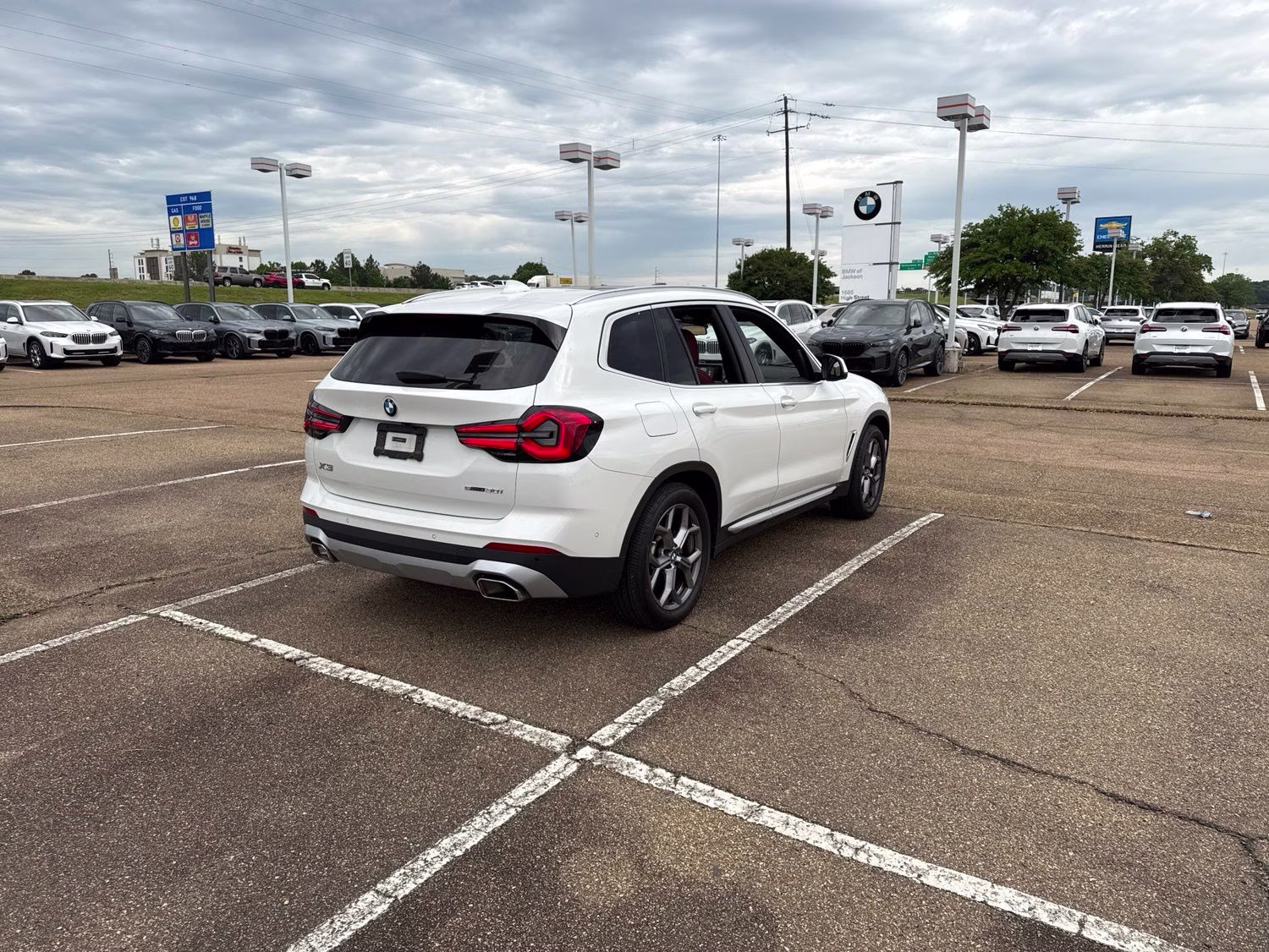 2024 Alpine White BMW X3 sDrive30i RWD SUV