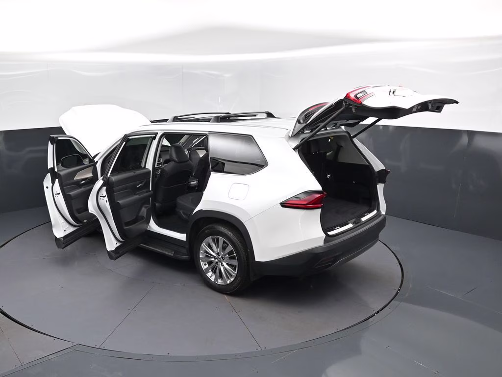 2025 Pearl Toyota Grand Highlander Platinum AWD SUV