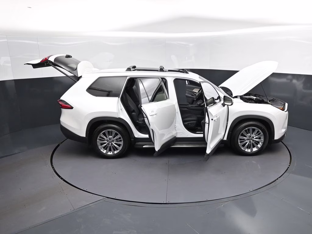 2025 Pearl Toyota Grand Highlander Platinum AWD SUV