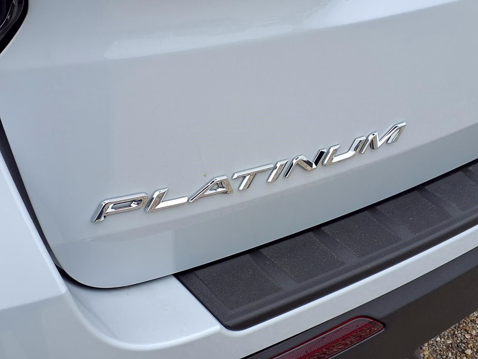 2026 White Ford Explorer Platinum 4X4 SUV
