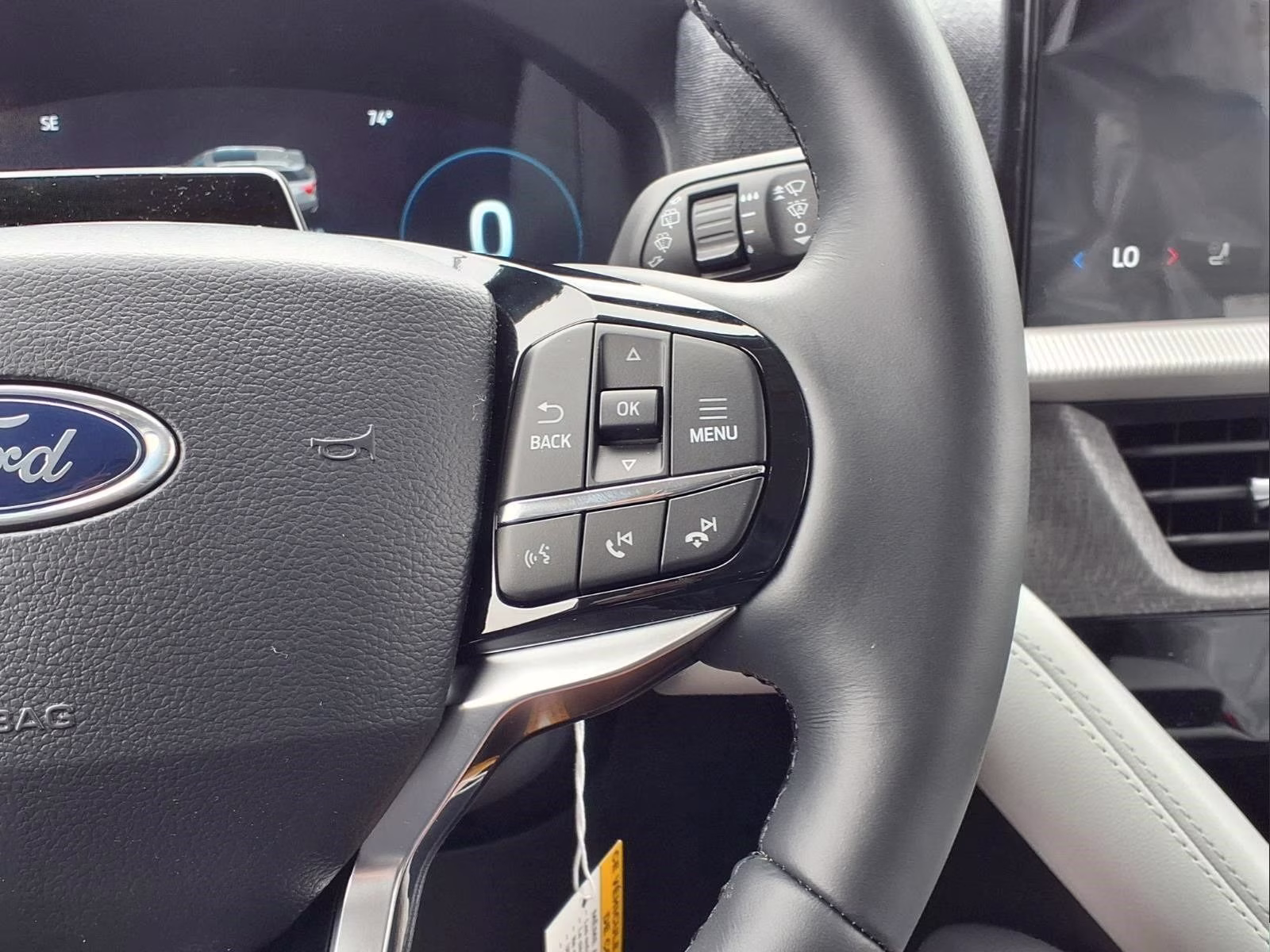 2026 White Ford Explorer Platinum 4X4 SUV