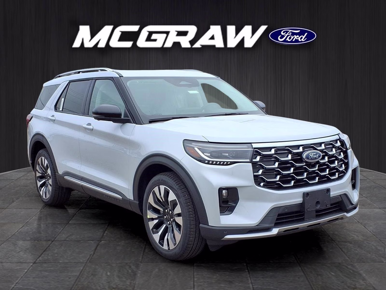 2026 White Ford Explorer Platinum 4X4 SUV