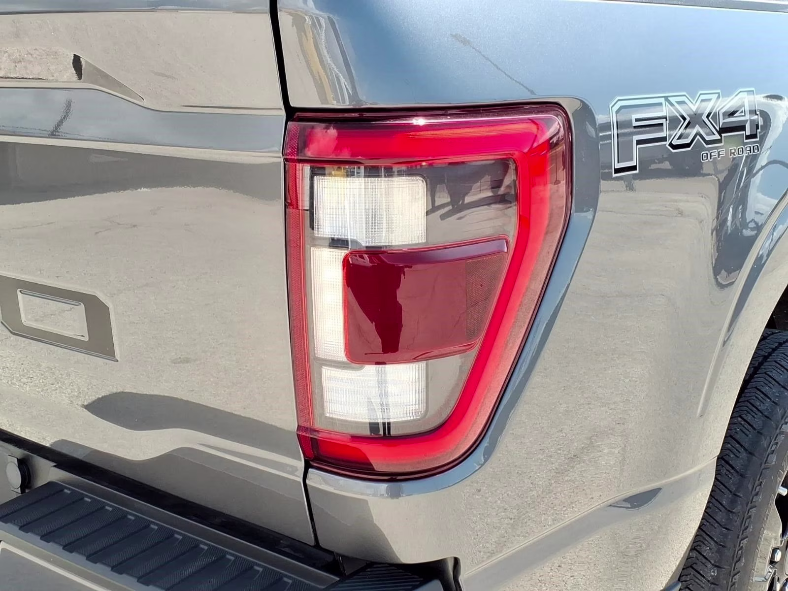 2022 Gray Metallic Ford F-150 Lariat 4X4 Truck