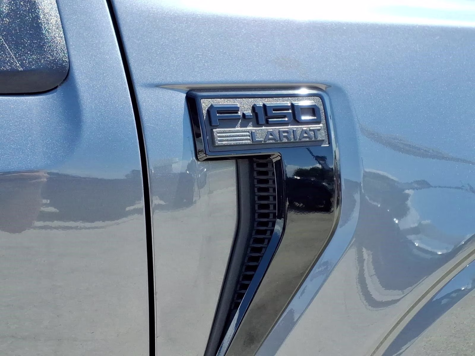 2022 Gray Metallic Ford F-150 Lariat 4X4 Truck