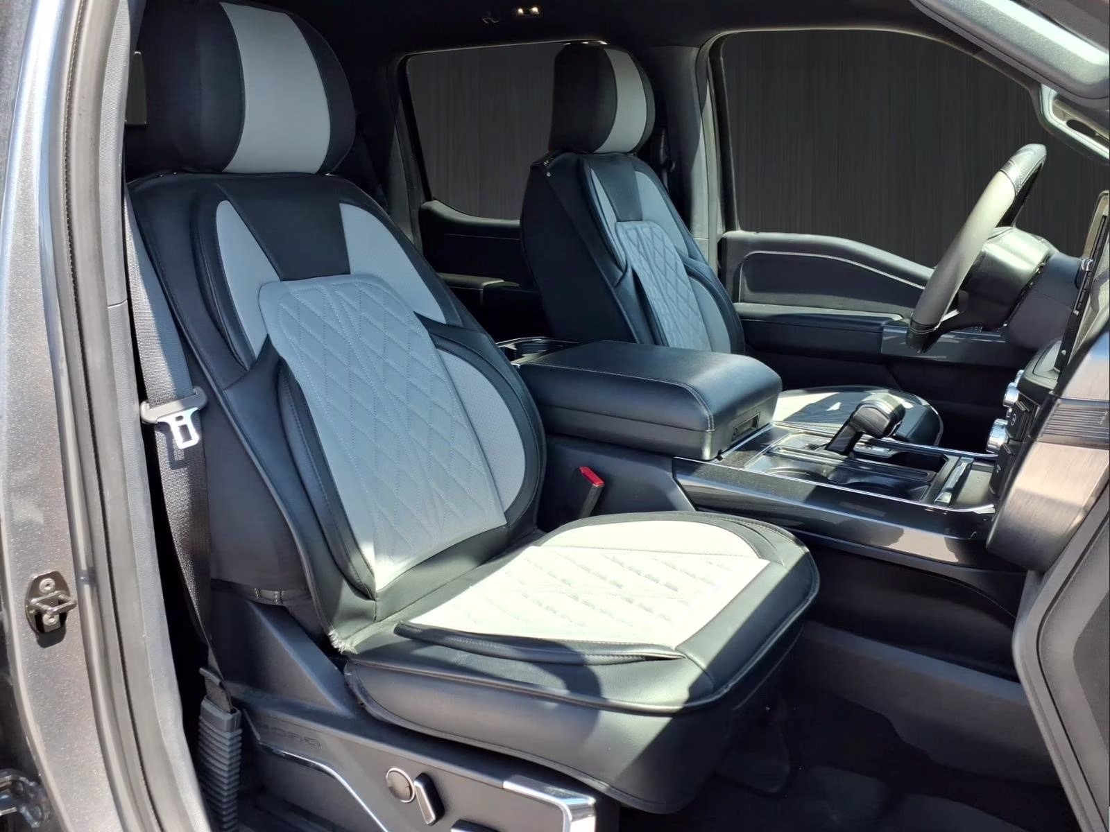 2022 Gray Metallic Ford F-150 Lariat 4X4 Truck