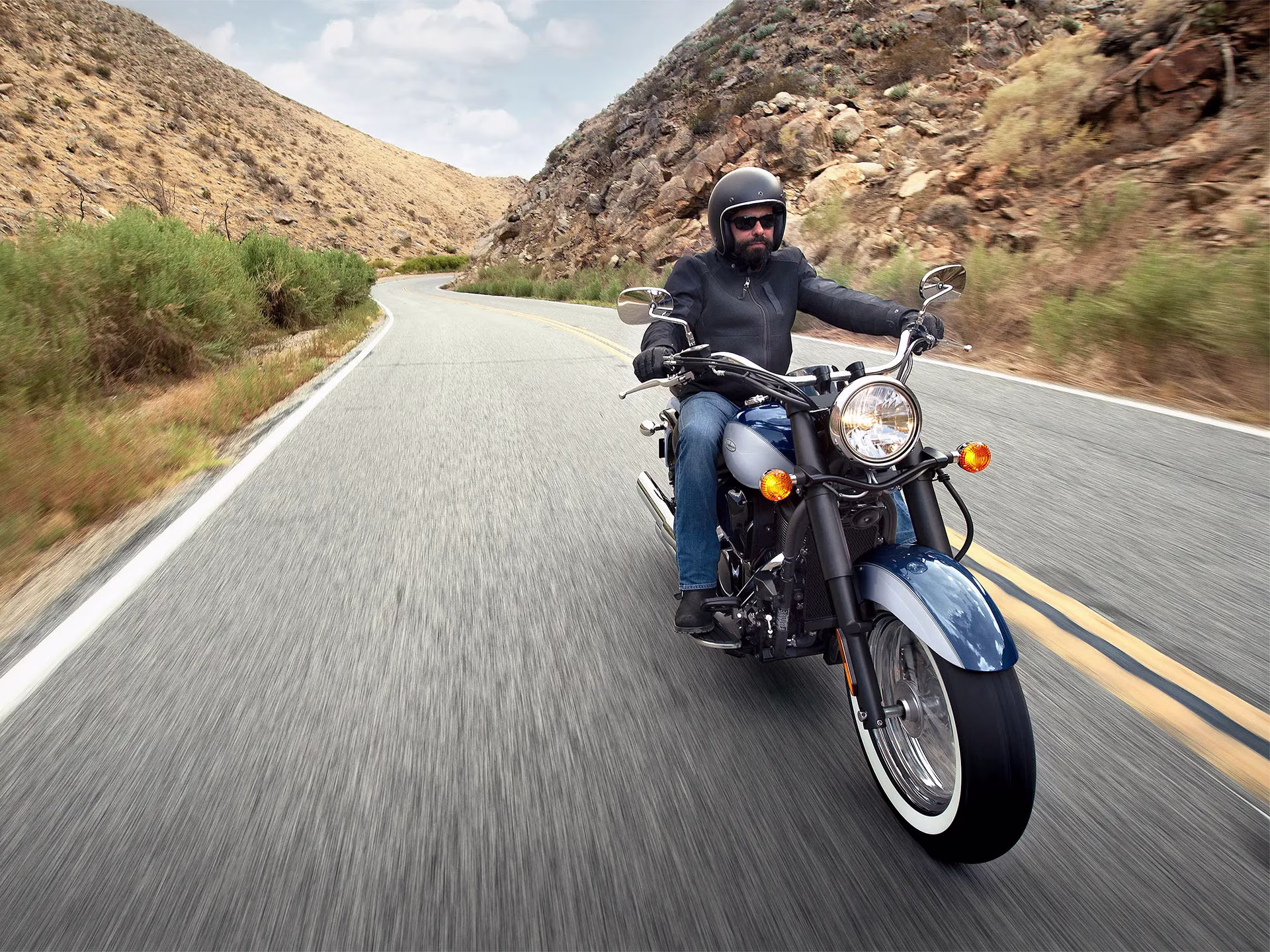 2026 Metallic Ocean Blue / Pearl Stardust White Kawasaki Vulcan 900 Classic Motorcycle