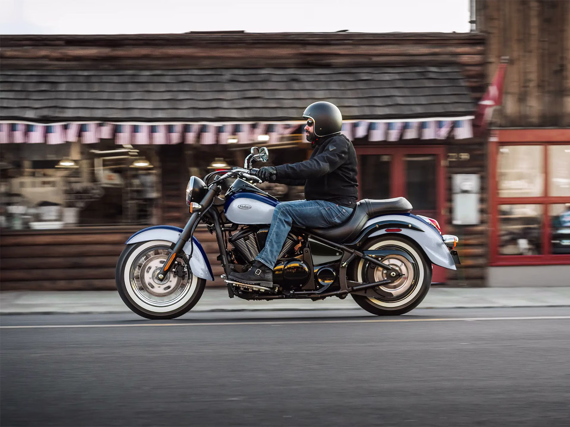 2026 Metallic Ocean Blue / Pearl Stardust White Kawasaki Vulcan 900 Classic Motorcycle