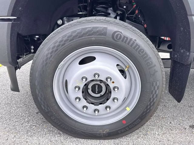 2026 Oxford White Ford Super Duty F-450 DRW 4X4 Chassis