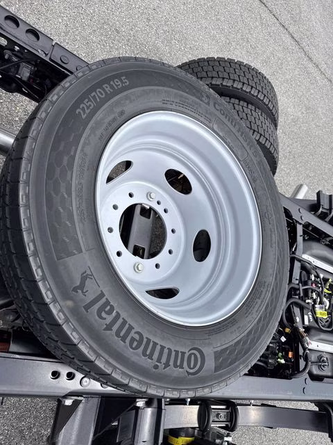 2026 Oxford White Ford Super Duty F-450 DRW 4X4 Chassis