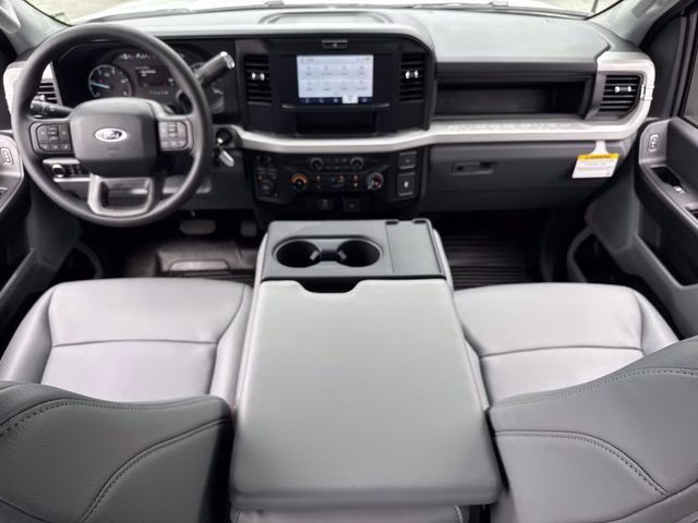2026 Oxford White Ford Super Duty F-450 DRW 4X4 Chassis