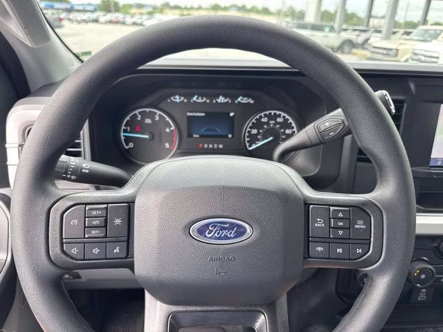 2026 Oxford White Ford Super Duty F-450 DRW 4X4 Chassis