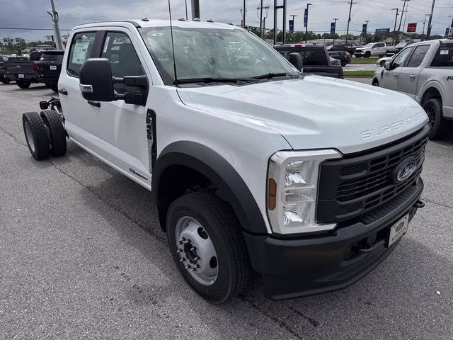 2026 Oxford White Ford Super Duty F-450 DRW 4X4 Chassis
