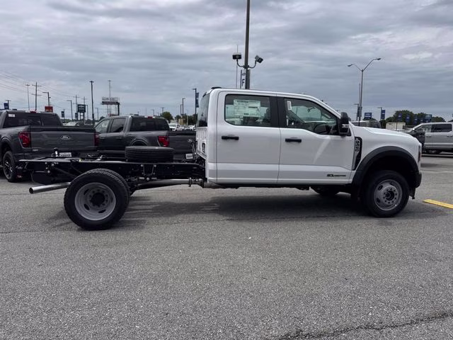 2026 Oxford White Ford Super Duty F-450 DRW 4X4 Chassis
