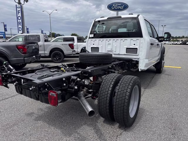 2026 Oxford White Ford Super Duty F-450 DRW 4X4 Chassis