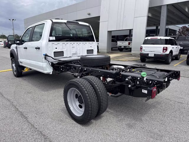 2026 Oxford White Ford Super Duty F-450 DRW 4X4 Chassis