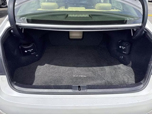 2014 Starfire Pearl Lexus ES 350 FWD Sedan