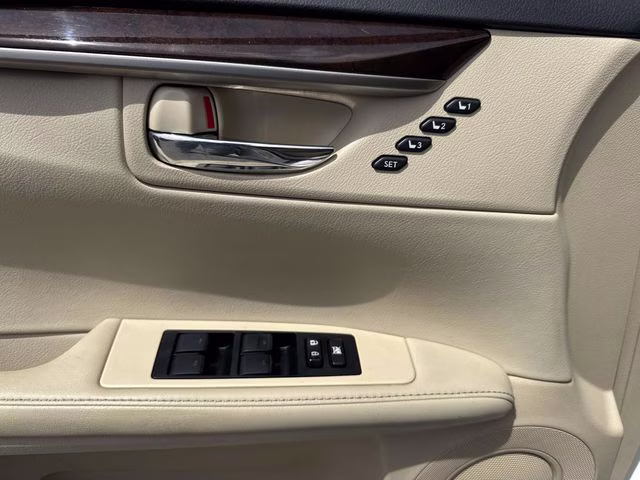2014 Starfire Pearl Lexus ES 350 FWD Sedan