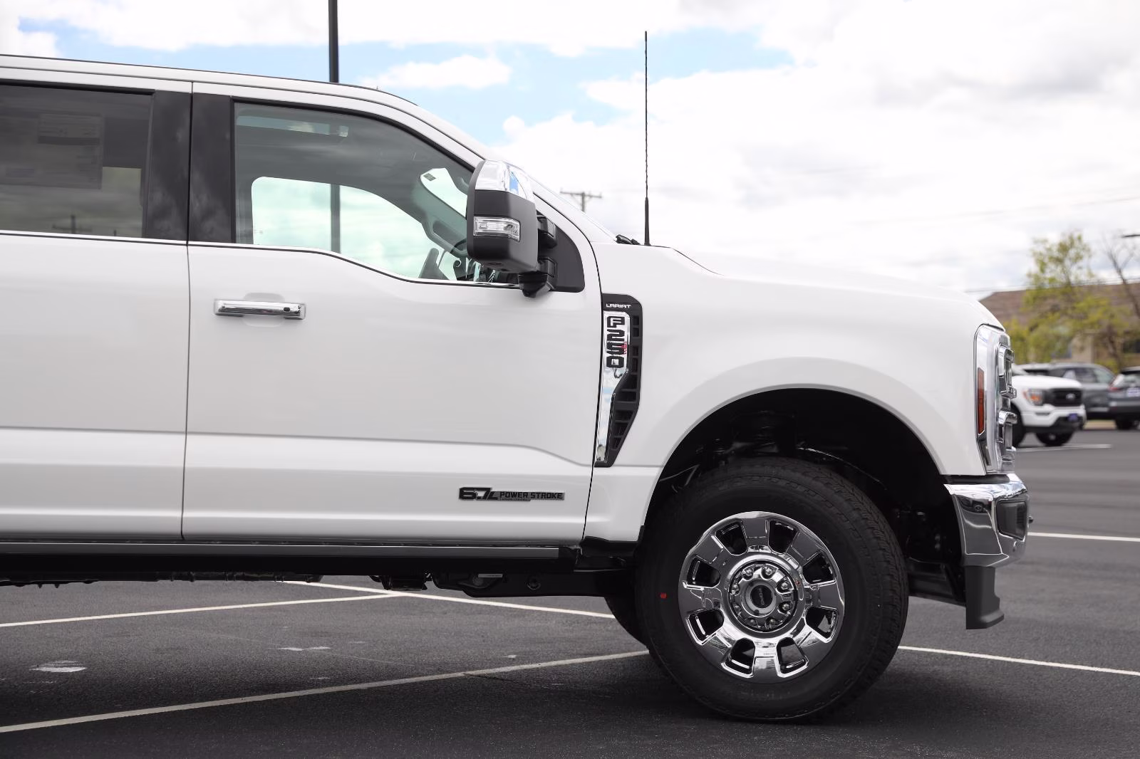 2026 Star White Metallic Tri-Coat Ford Super Duty F-250 SRW Lariat 4X4 Truck