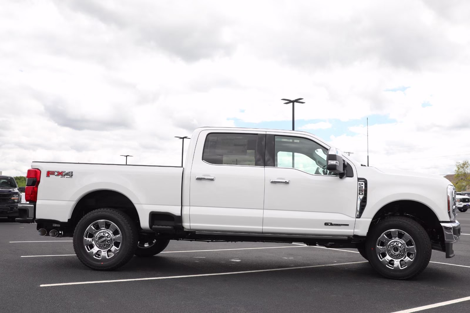 2026 Star White Metallic Tri-Coat Ford Super Duty F-250 SRW Lariat 4X4 Truck