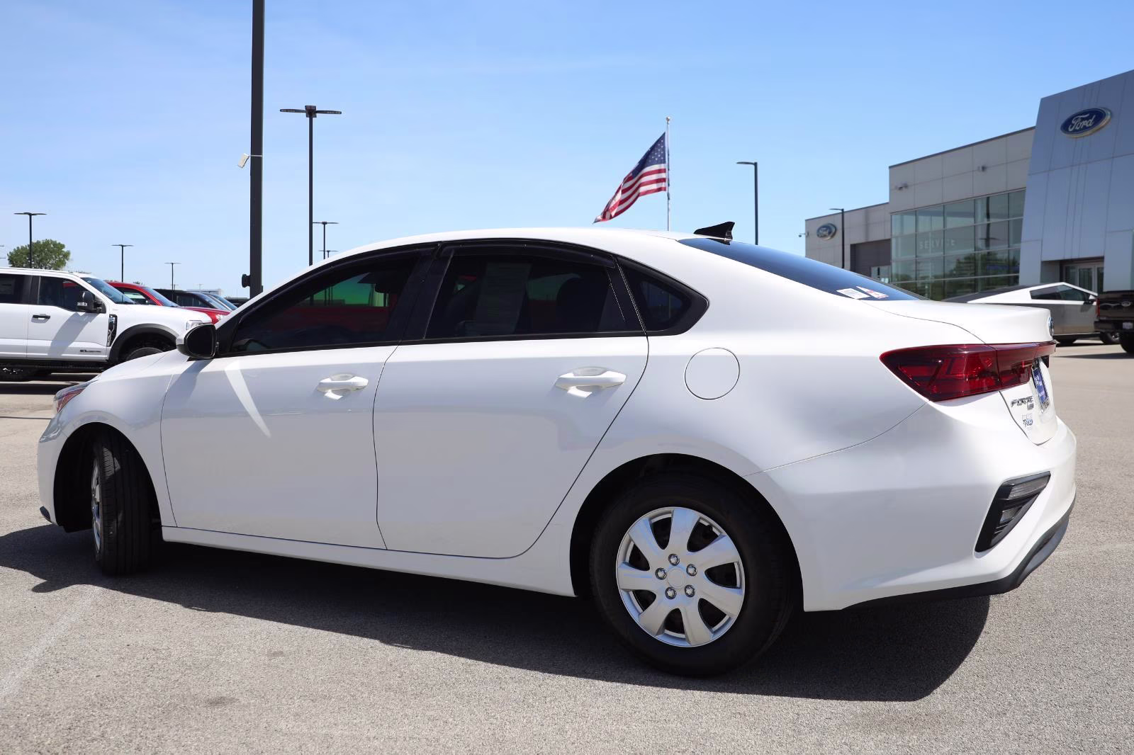 2020 Clear White Kia Forte FE FWD Sedan