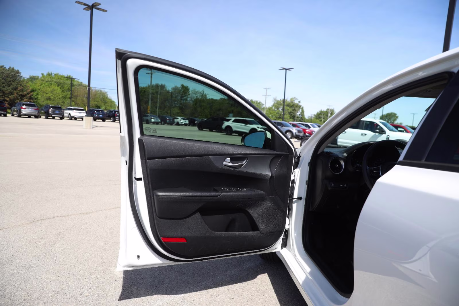 2020 Clear White Kia Forte FE FWD Sedan