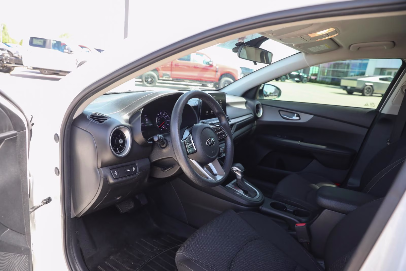 2020 Clear White Kia Forte FE FWD Sedan