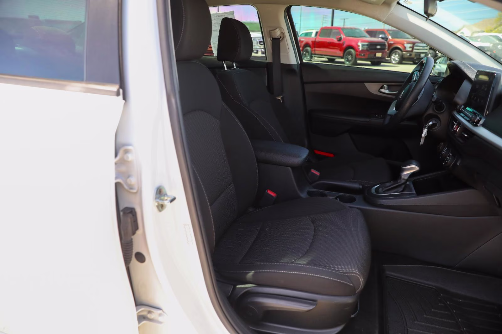 2020 Clear White Kia Forte FE FWD Sedan
