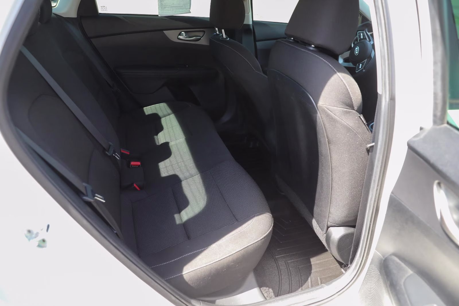 2020 Clear White Kia Forte FE FWD Sedan
