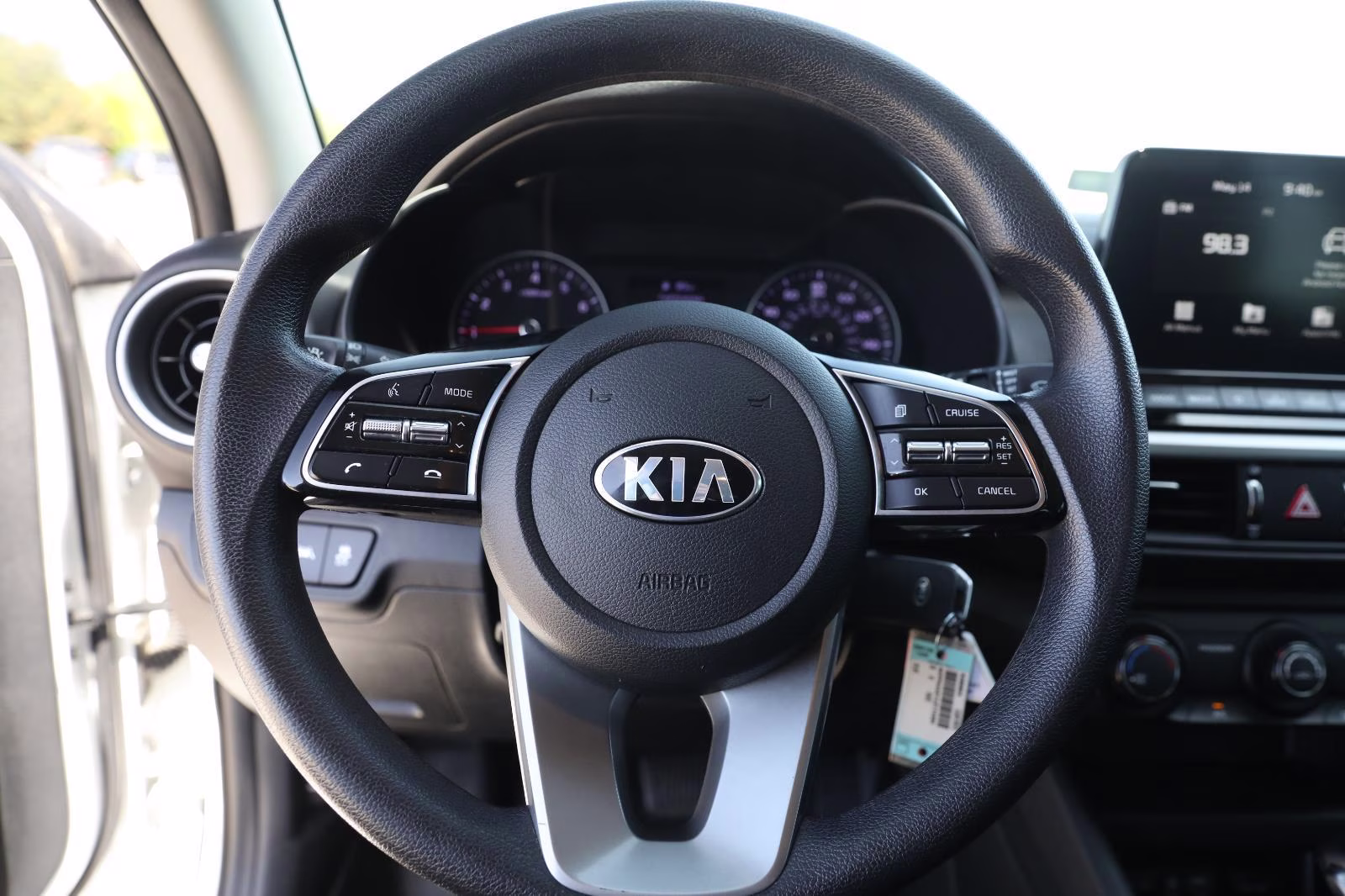 2020 Clear White Kia Forte FE FWD Sedan