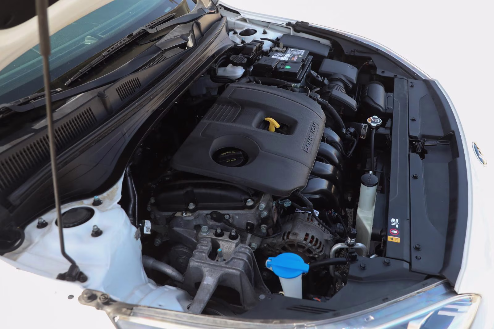 2020 Clear White Kia Forte FE FWD Sedan