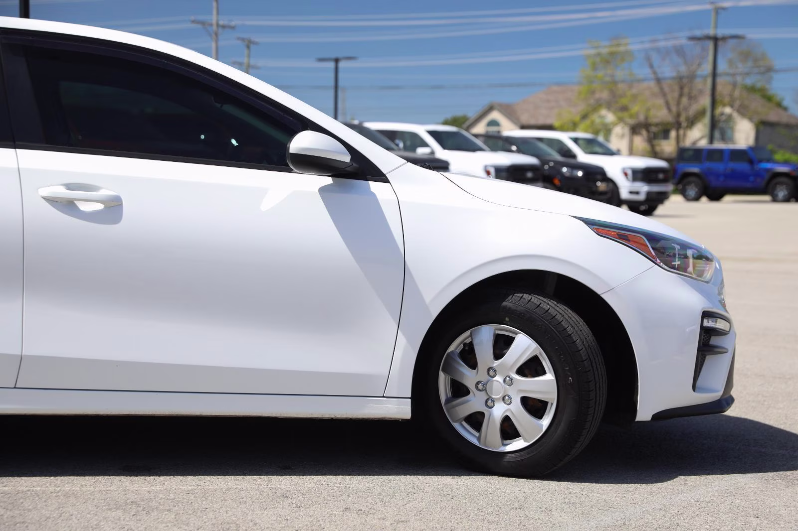 2020 Clear White Kia Forte FE FWD Sedan