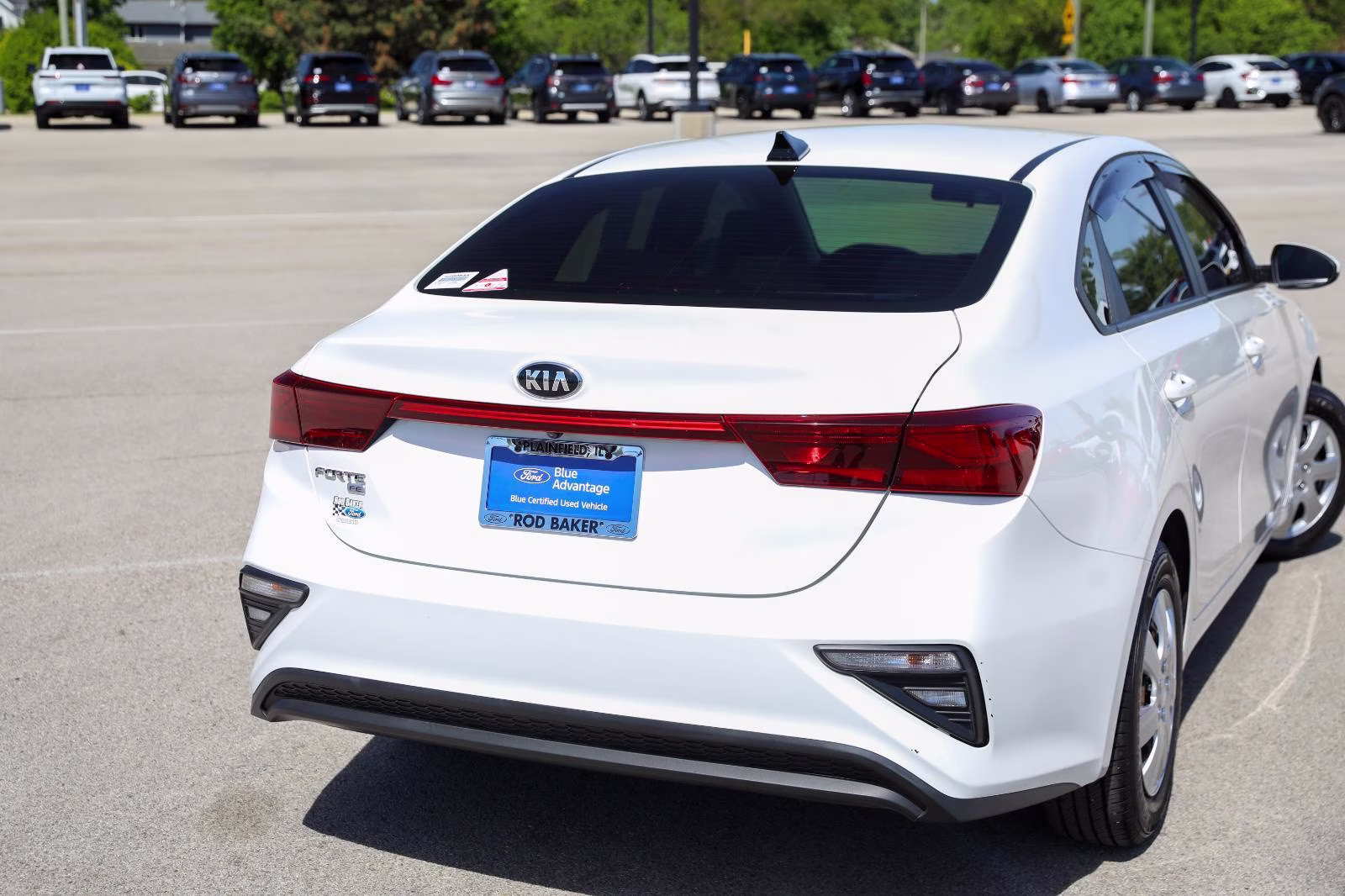 2020 Clear White Kia Forte FE FWD Sedan