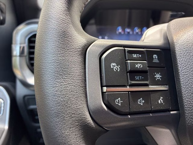 2025 Silver Metallic Ford F-150 Lariat 4X4 Truck