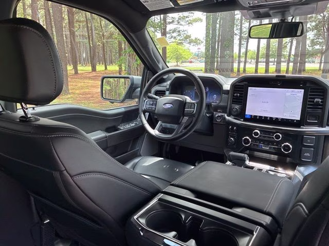 2025 Silver Metallic Ford F-150 Lariat 4X4 Truck