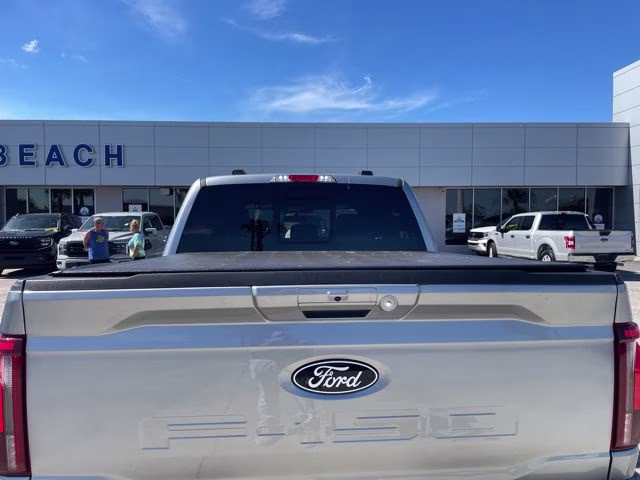 2025 Silver Metallic Ford F-150 Lariat 4X4 Truck