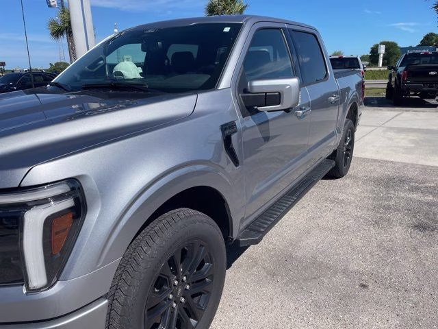 2025 Silver Metallic Ford F-150 Lariat 4X4 Truck