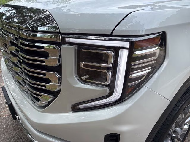 2025 White Frost Tricoat GMC Sierra 1500 Denali 4X4 Truck
