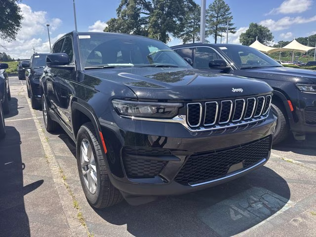 2026 Diamond Black Crystal Pearlcoat Jeep Grand Cherokee Laredo X RWD SUV