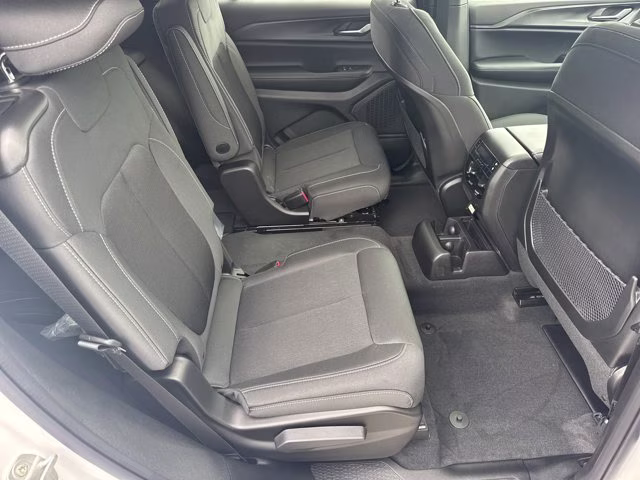 2026 Bright White Clearcoat Jeep Grand Cherokee L Laredo X RWD SUV