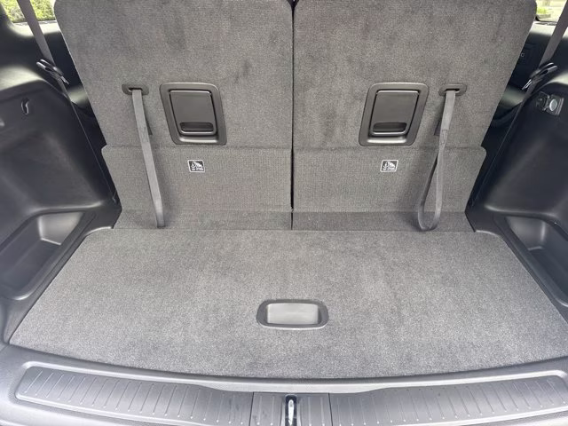 2026 Bright White Clearcoat Jeep Grand Cherokee L Laredo X RWD SUV