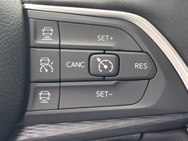 2026 Bright White Clearcoat Jeep Grand Cherokee L Laredo X RWD SUV