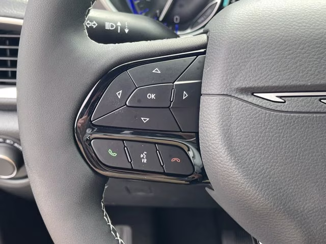 2027 Diamond Black Crystal Pearlcoat Chrysler Pacifica Limited FWD Van