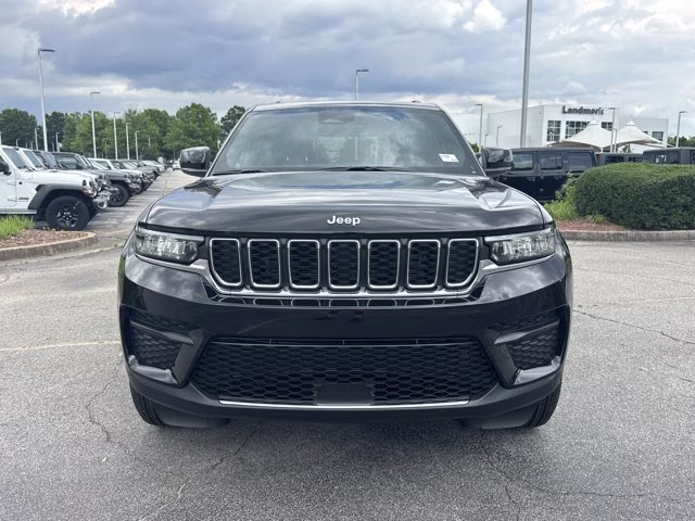 2026 Diamond Black Crystal Pearlcoat Jeep Grand Cherokee Laredo X RWD SUV