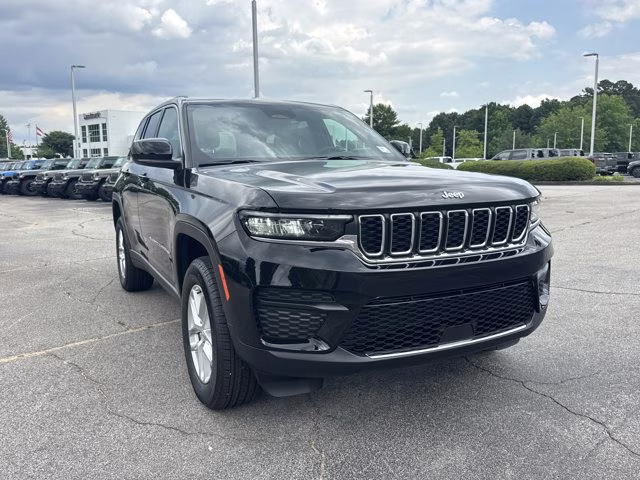 2026 Diamond Black Crystal Pearlcoat Jeep Grand Cherokee Laredo X RWD SUV