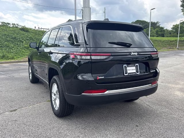 2026 Diamond Black Crystal Pearlcoat Jeep Grand Cherokee Laredo X RWD SUV