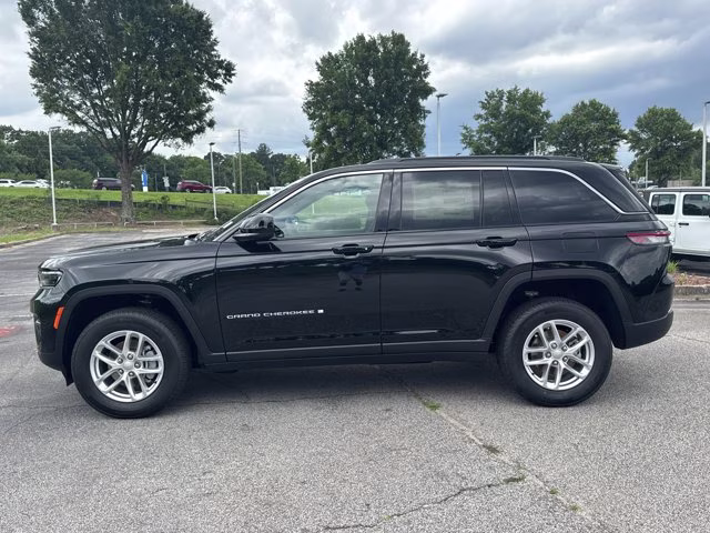 2026 Diamond Black Crystal Pearlcoat Jeep Grand Cherokee Laredo X RWD SUV