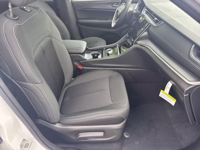 2026 Bright White Clearcoat Jeep Grand Cherokee L Laredo X RWD SUV