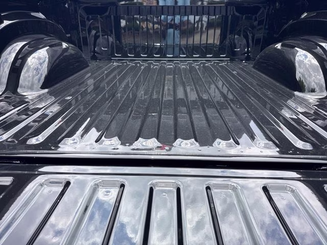 2026 Diamond Black Crystal Pearlcoat Ram 1500 Express 4X4 Truck
