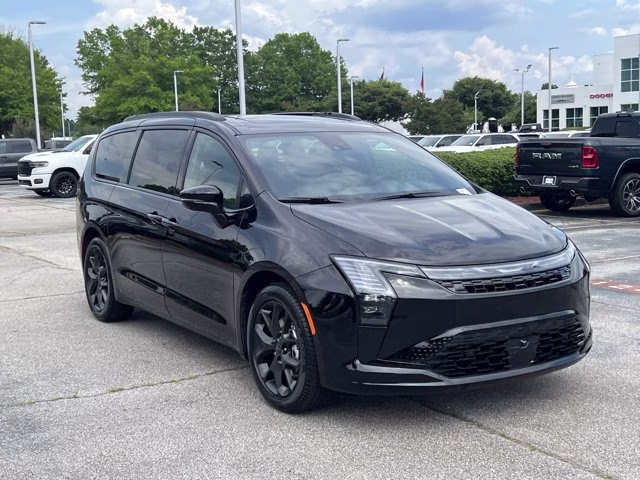 2027 Diamond Black Crystal Pearlcoat Chrysler Pacifica Limited FWD Van